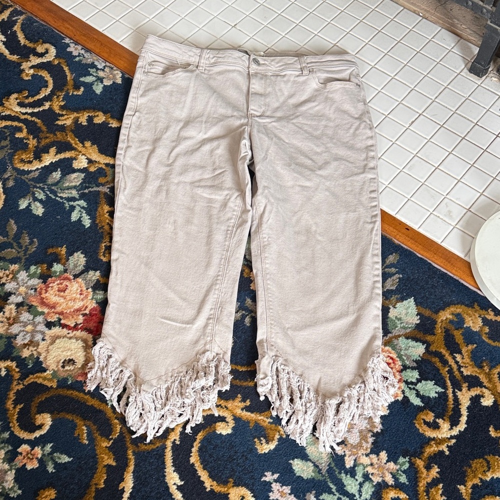 Fringe‎ Hem Light Tan crop jeans. Worn about 6 times.